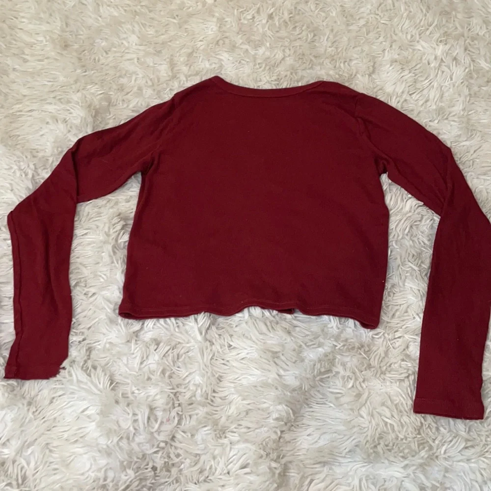 Hollister Burgundy Long‎ Sleeve Crop- Size Small